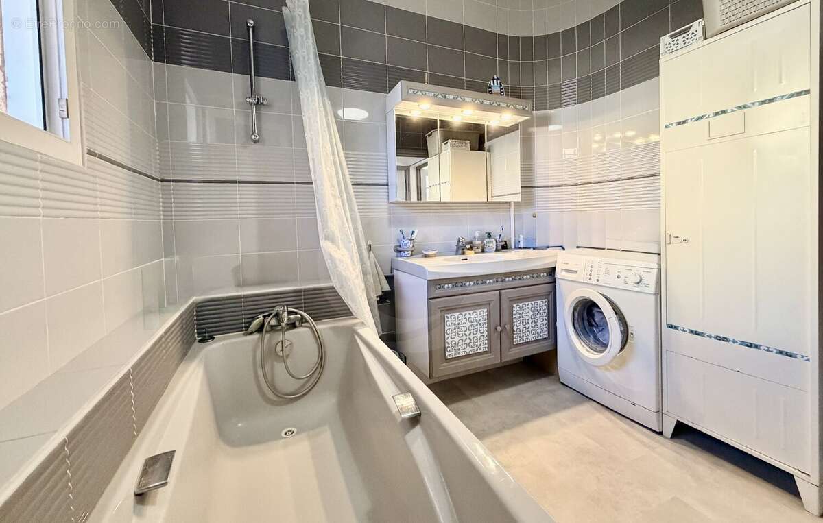 Appartement à BOUZIGUES