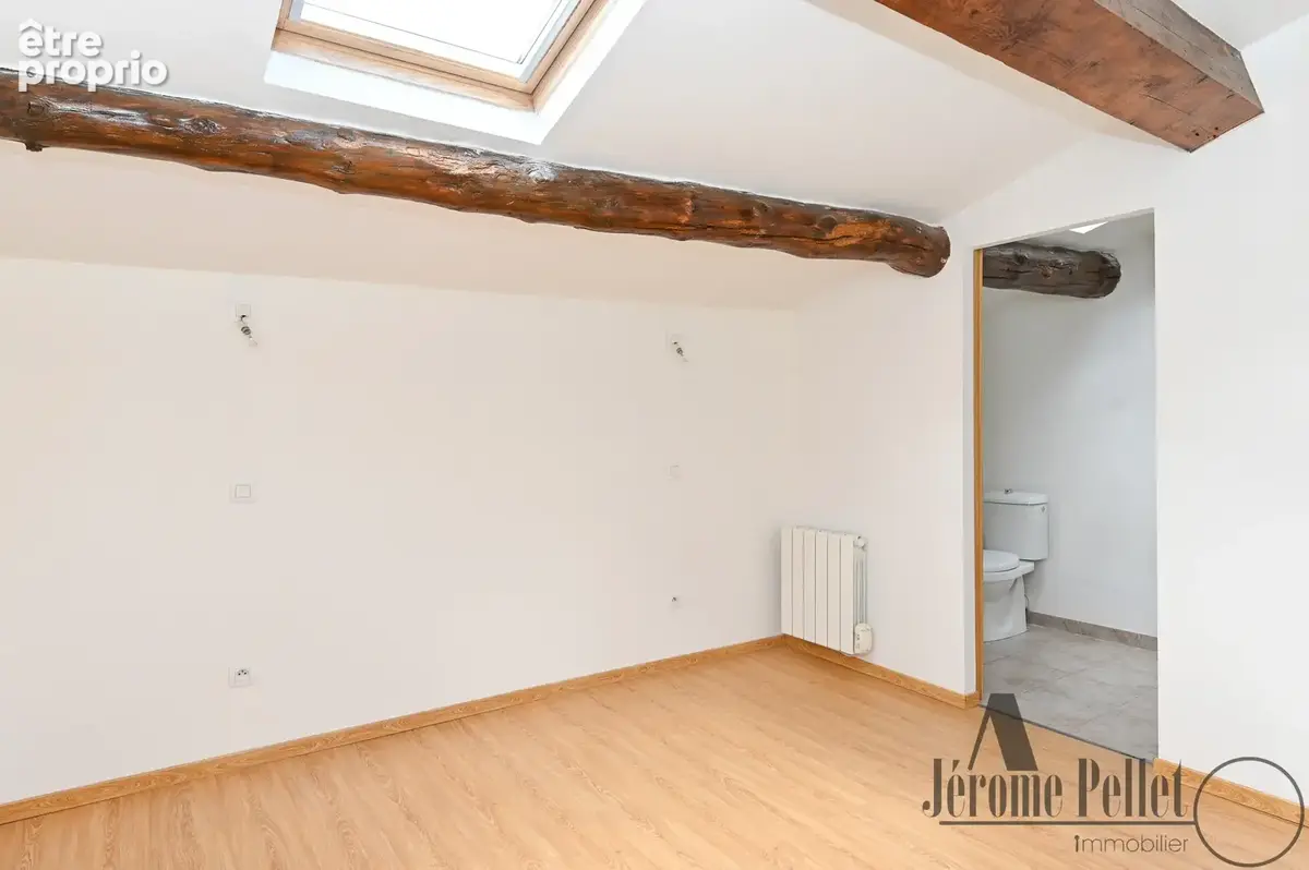 COMMUNAY - CENTRE-VILLE - Triplex 79,73 m2 (Loi Carrez) - photo 4