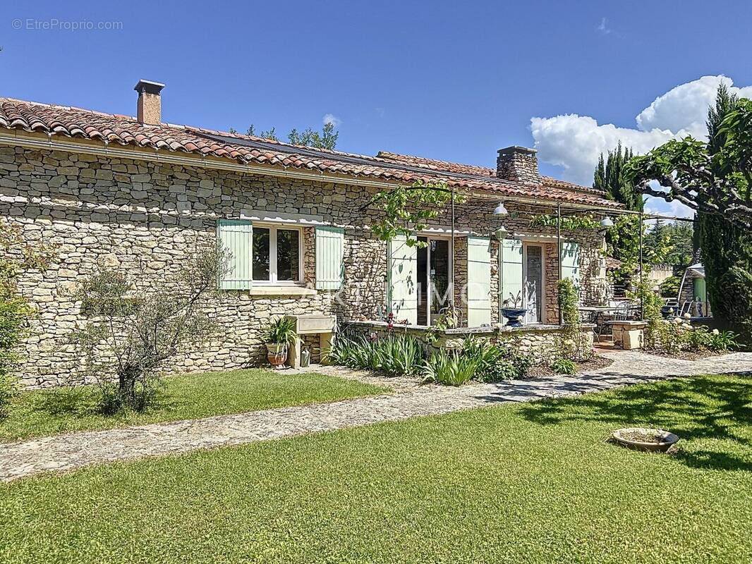 Maison à GORDES