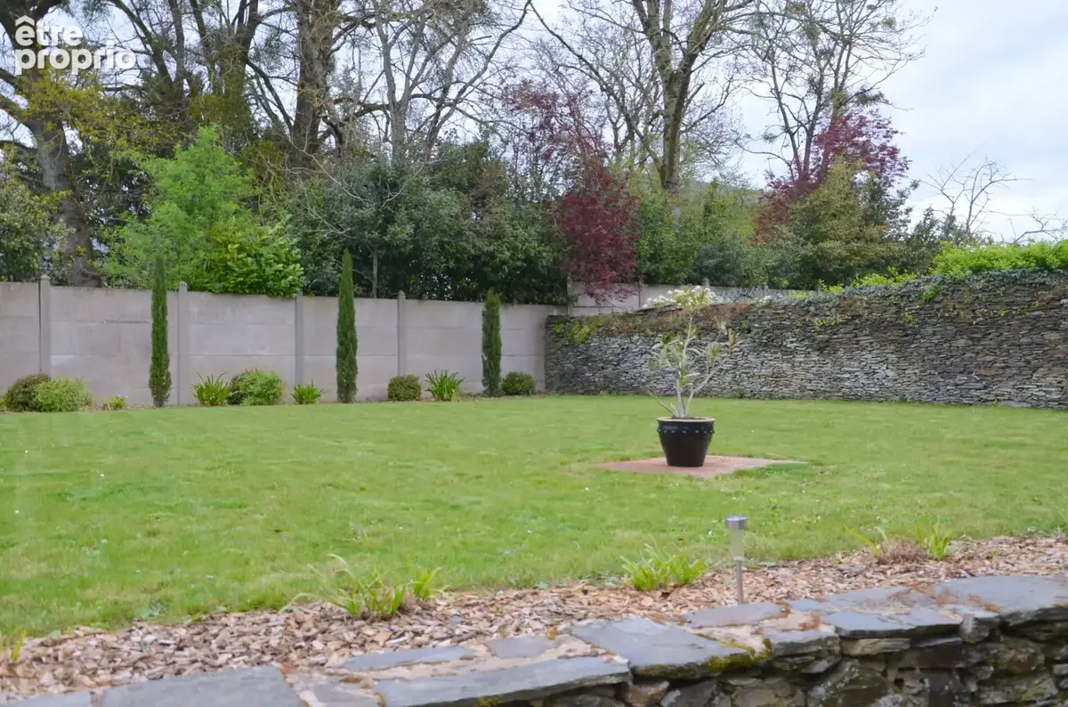 Maison 9 pièces et studio – Candé (49) - photo 2