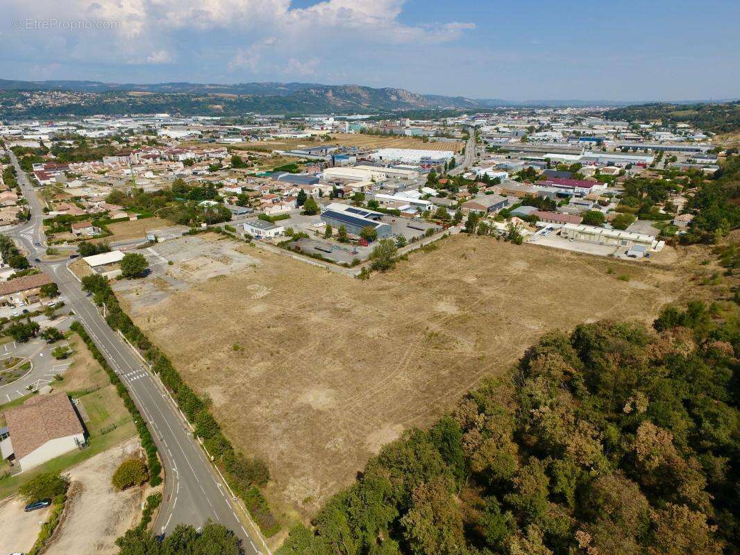 Terrain à PORTES-LES-VALENCE