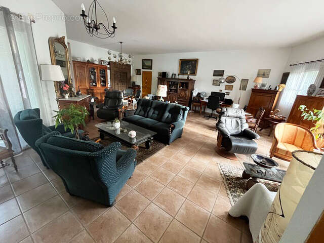 Maison à LA CRAU