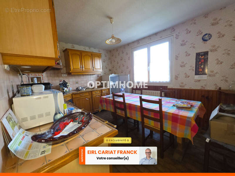 Maison à SAINT-ETIENNE-DE-FURSAC