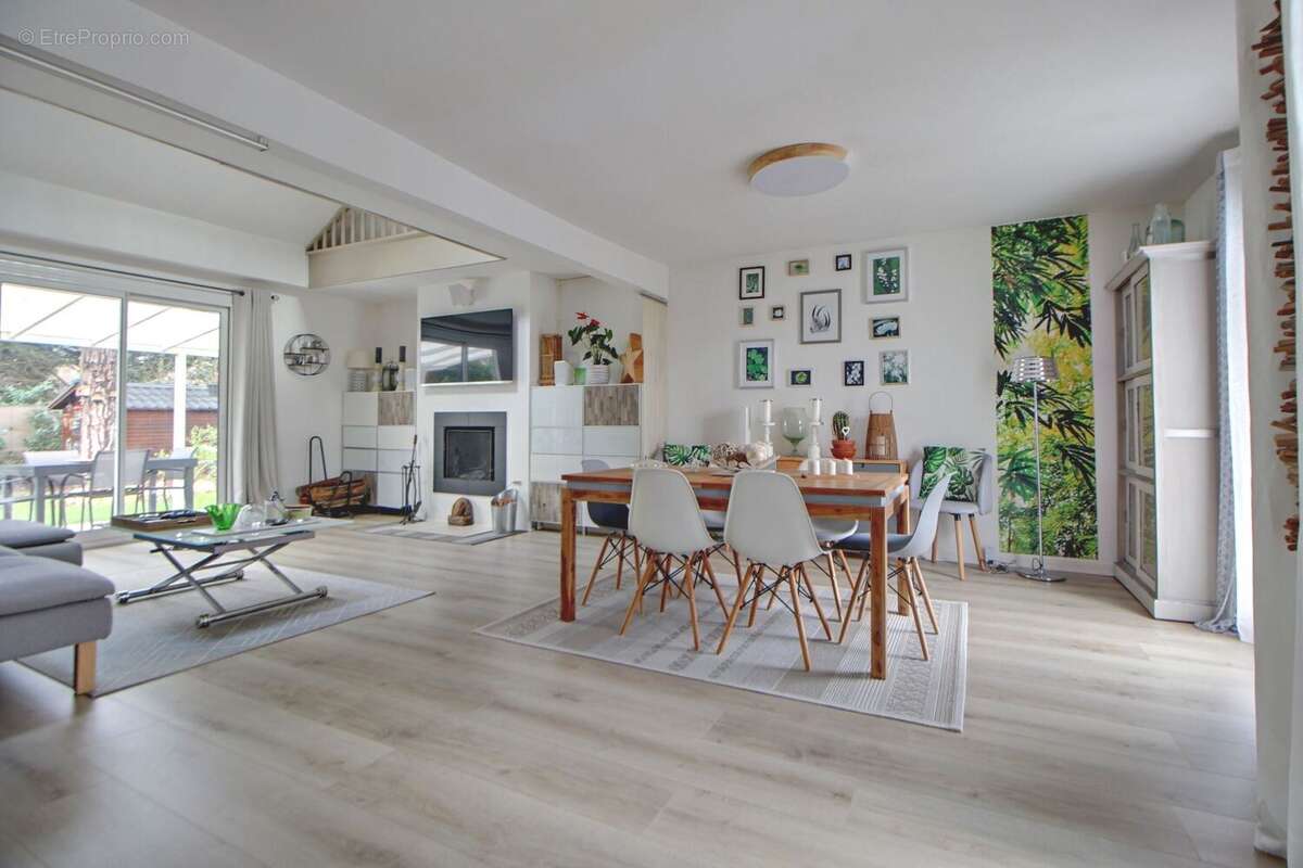 Maison à VERNEUIL-SUR-SEINE