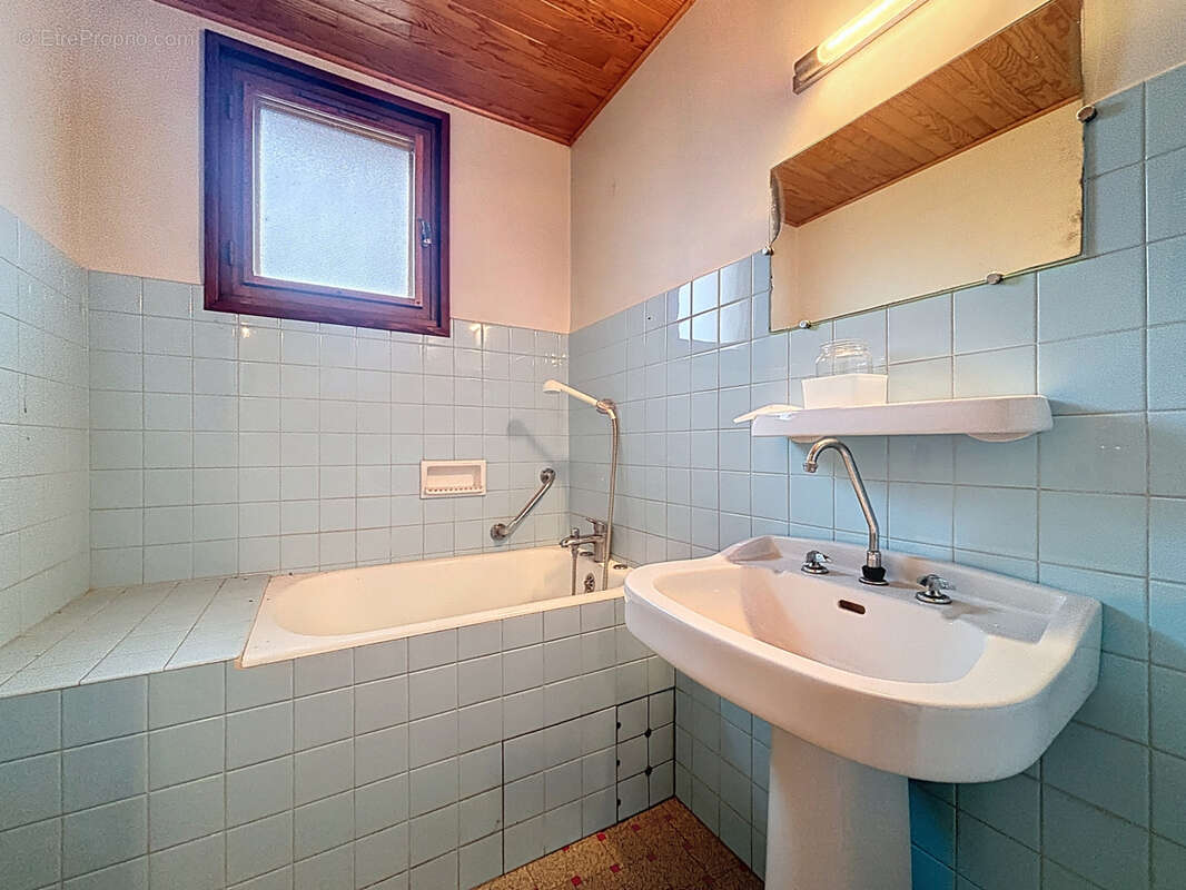 Appartement à AIX-LES-BAINS