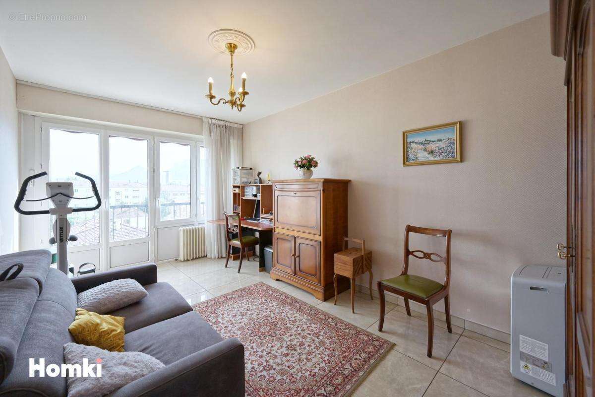 Appartement T3 de 88 m2 à Échirolles 38130, Allée François Villon - photo 8