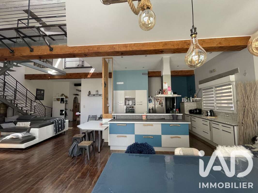 Maison 181 m² à Trausse  - photo 6