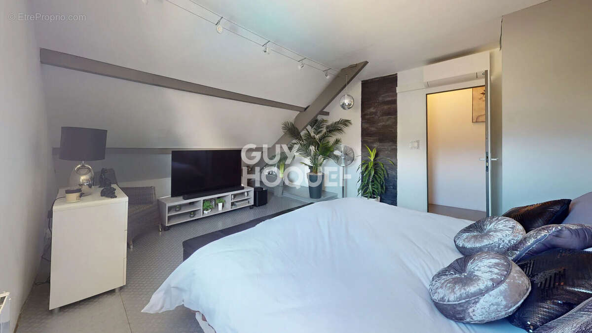 Maison à PORT-SUR-SAONE