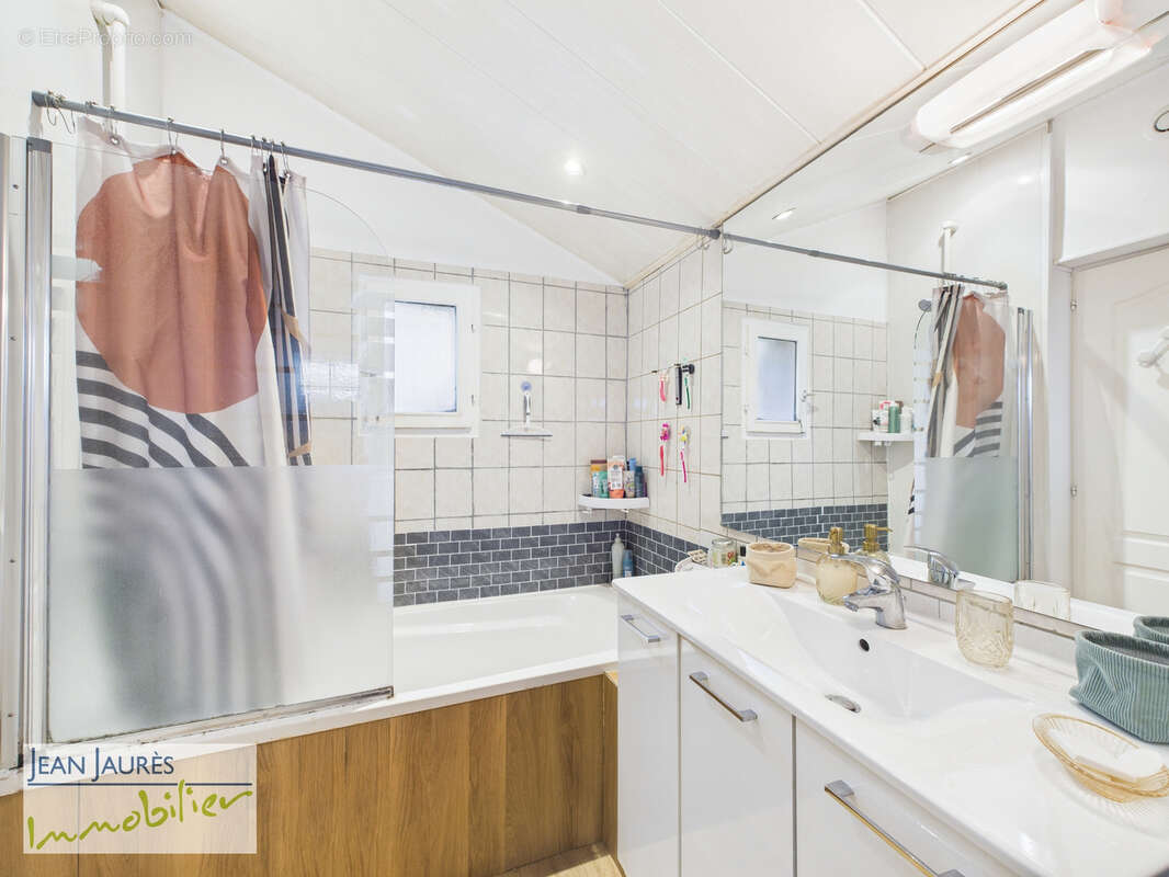 Maison à SAINTE-SAVINE