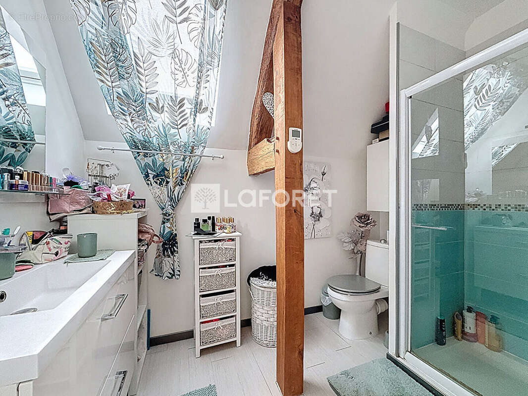 Maison à LA CROIX-SAINT-LEUFROY