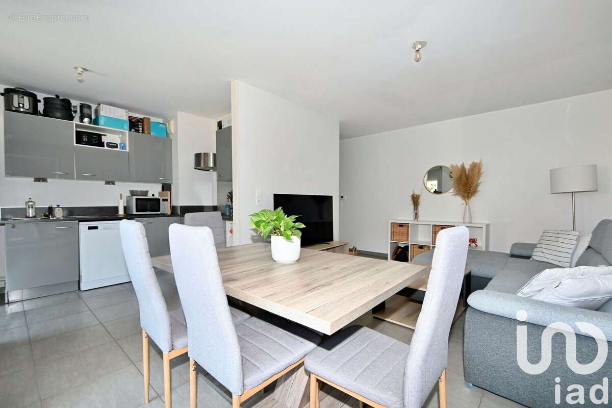 Photo 3 - Appartement à MEYZIEU