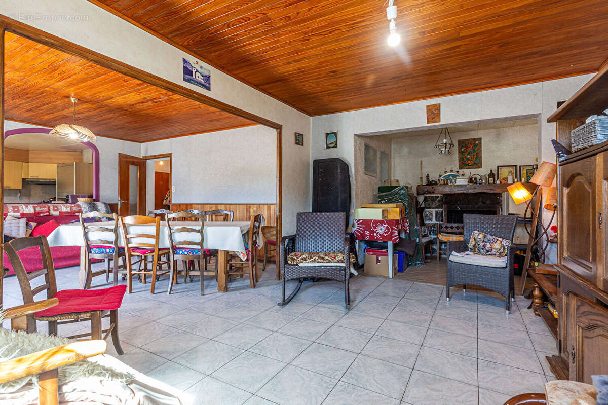 Agence immobiliere laforet - exclusivite - "sapin" - annecy / talloires montmin - maison individuelle type 6 de 138,89m² - garag - photo 6