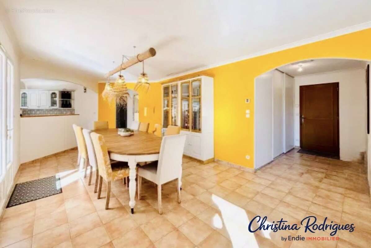 Maison à LORGUES
