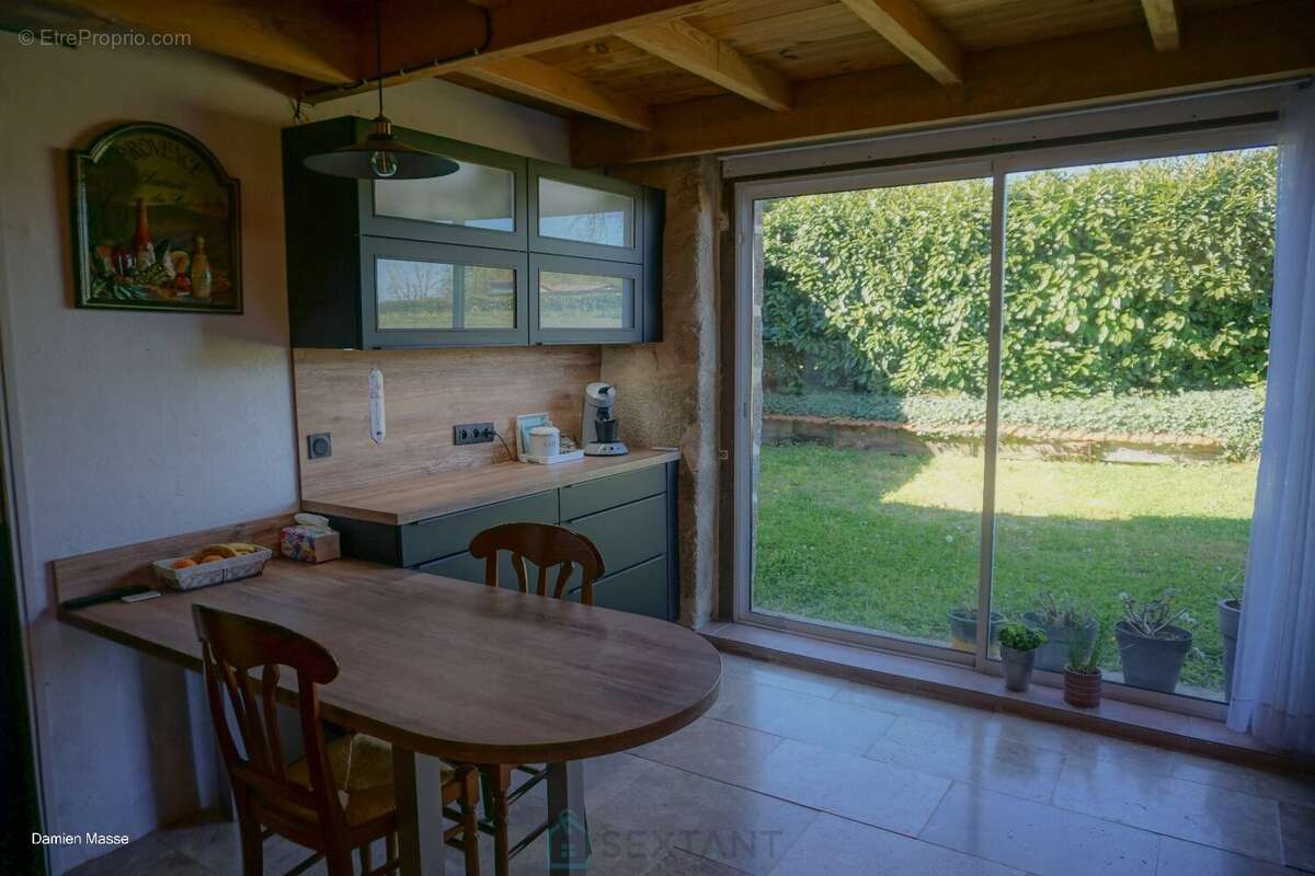 Maison à SAINT-SAUD-LACOUSSIERE