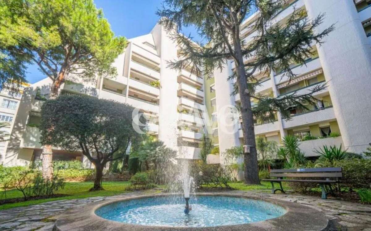 Vente Appartement 3 pièces de 69m² - 06000 Nice - photo 2
