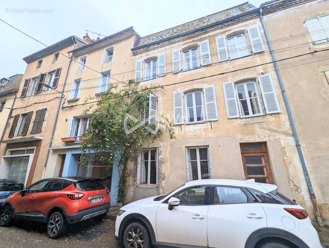 Maison 186 m² à Gannat  - photo 1