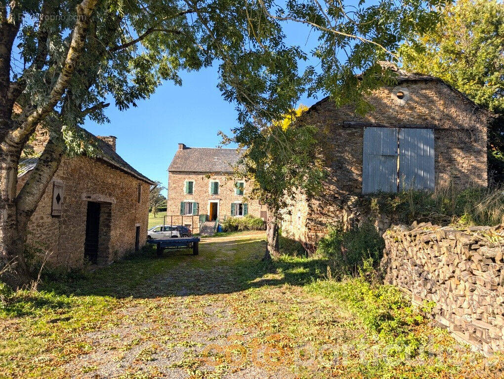 Maison à COMPS-LA-GRAND-VILLE