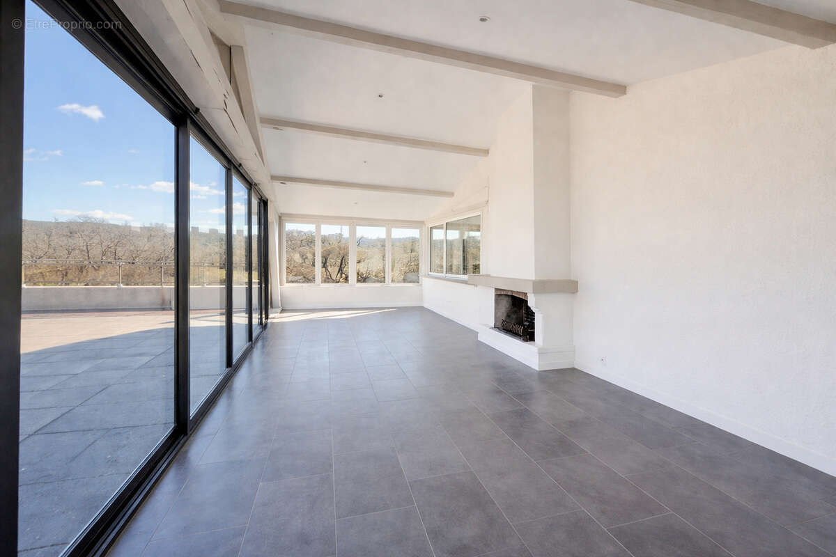 Maison à FLASSANS-SUR-ISSOLE