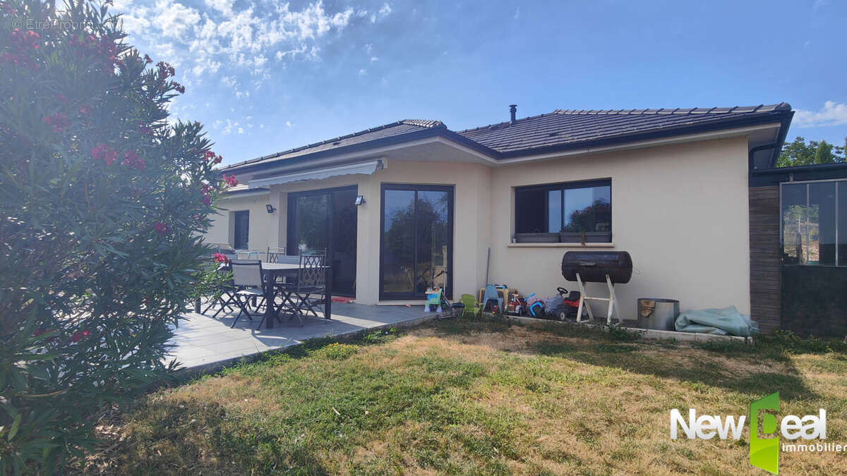 Plain-pieds 116 m² de 2013 - DONZENAC - photo 2
