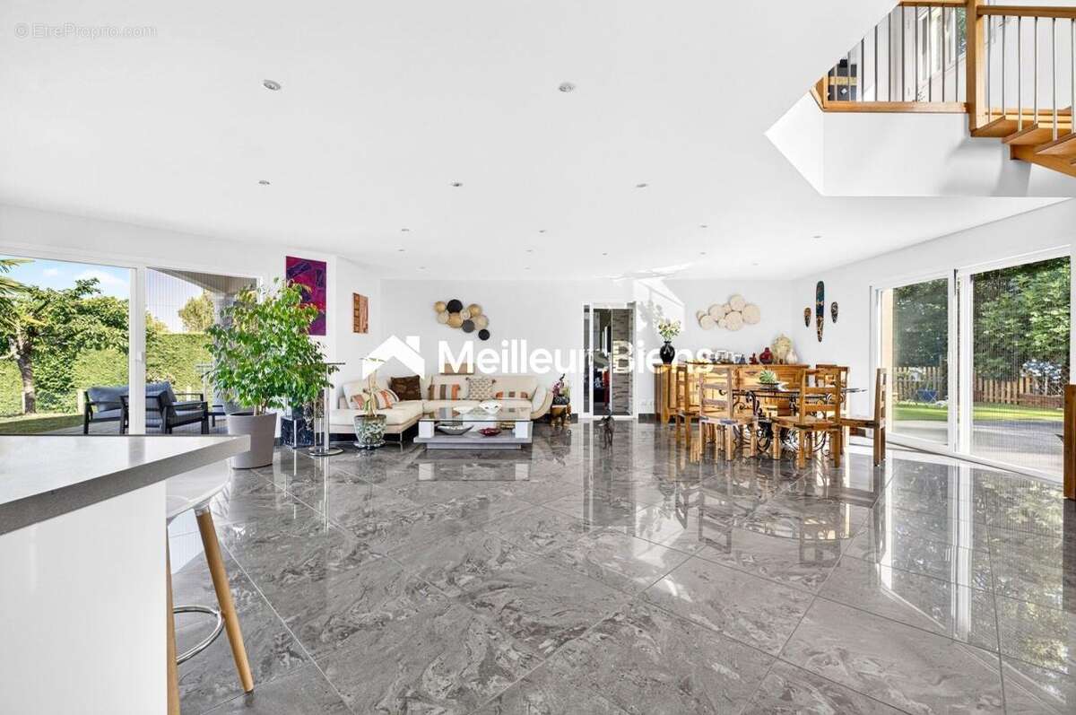 Maison contemporaine 287m2 - 5 chambres - Terrain 2512m2 - DPE A - photo 5