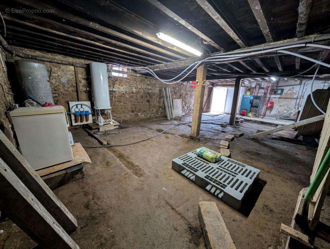 Ensemble de caractère avec 8 400 m² de terrain et vastes dépendances – Le Teilleul (50640) - photo 21
