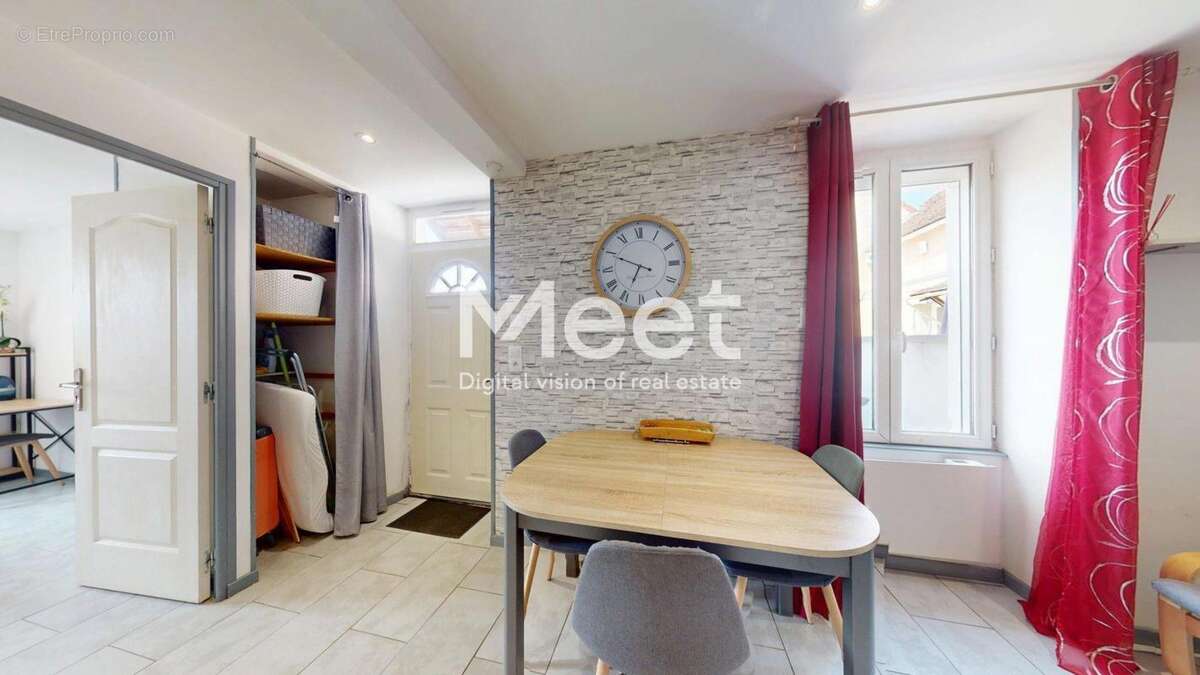 Appartement à MONETEAU