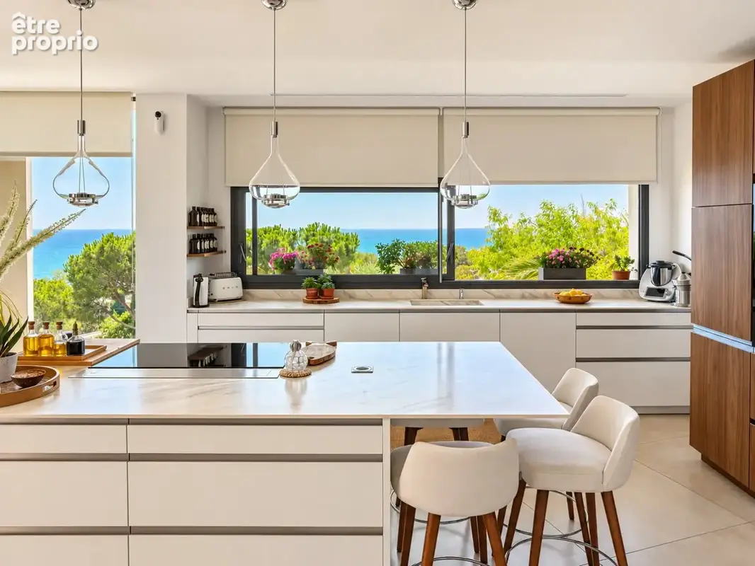 Saint-Clair Sud  Villa contemporaine d'exception avec piscine, jacuzzi et panorama spectaculaire sur la Méditerranée. - photo 5