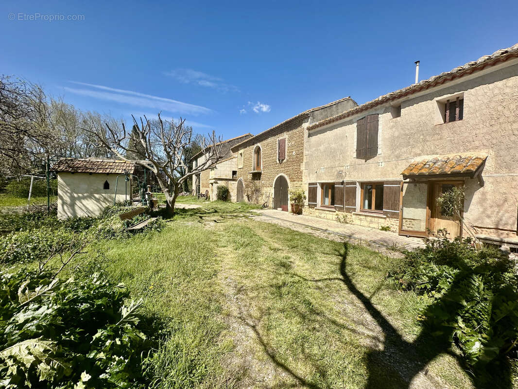 Moulès(13) : Authentique Mas T10 du XVIIIème de 252 m2 + Dépendances sur 1.9 hectare - photo 33