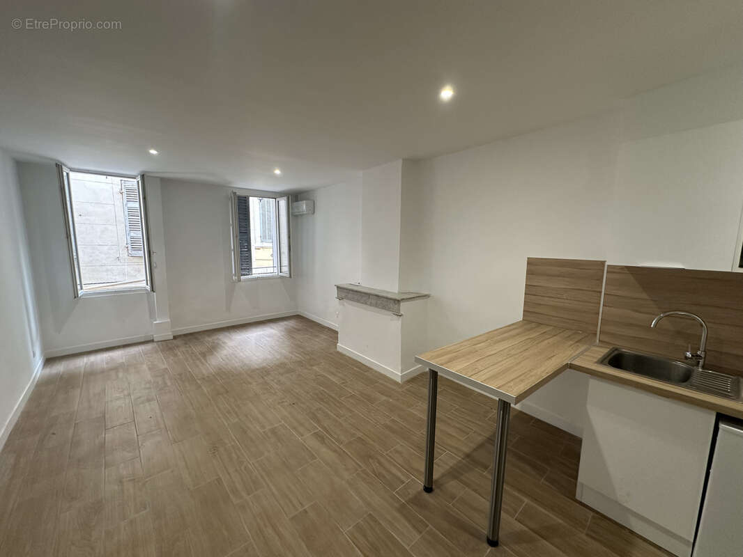 Appartement à MARSEILLE-2E
