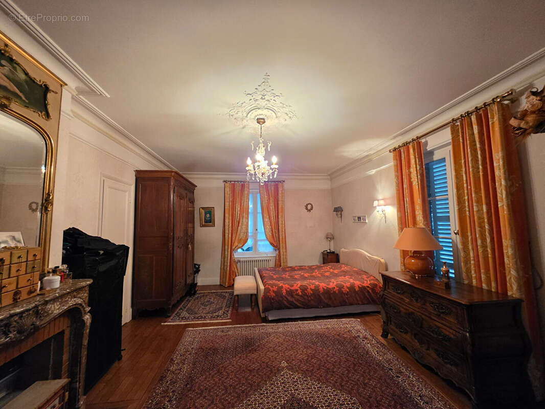 Maison à CREVECOEUR-LE-GRAND