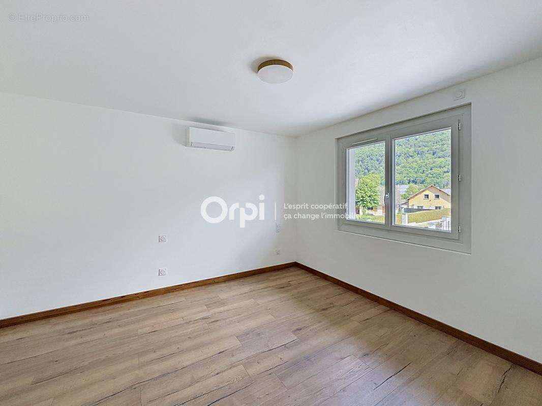 Appartement à GRIGNON