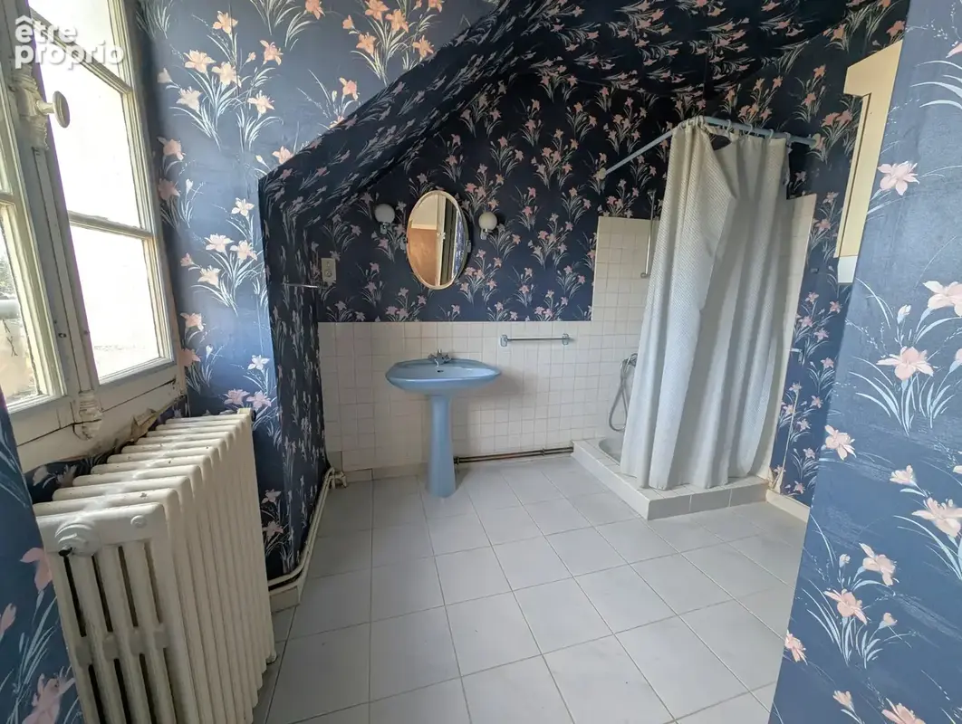 Entre Auxerre et Joigny sur la commune de Beaumont, propriété de 335m2 habitable, dépendances et jardin de 324 - photo 14