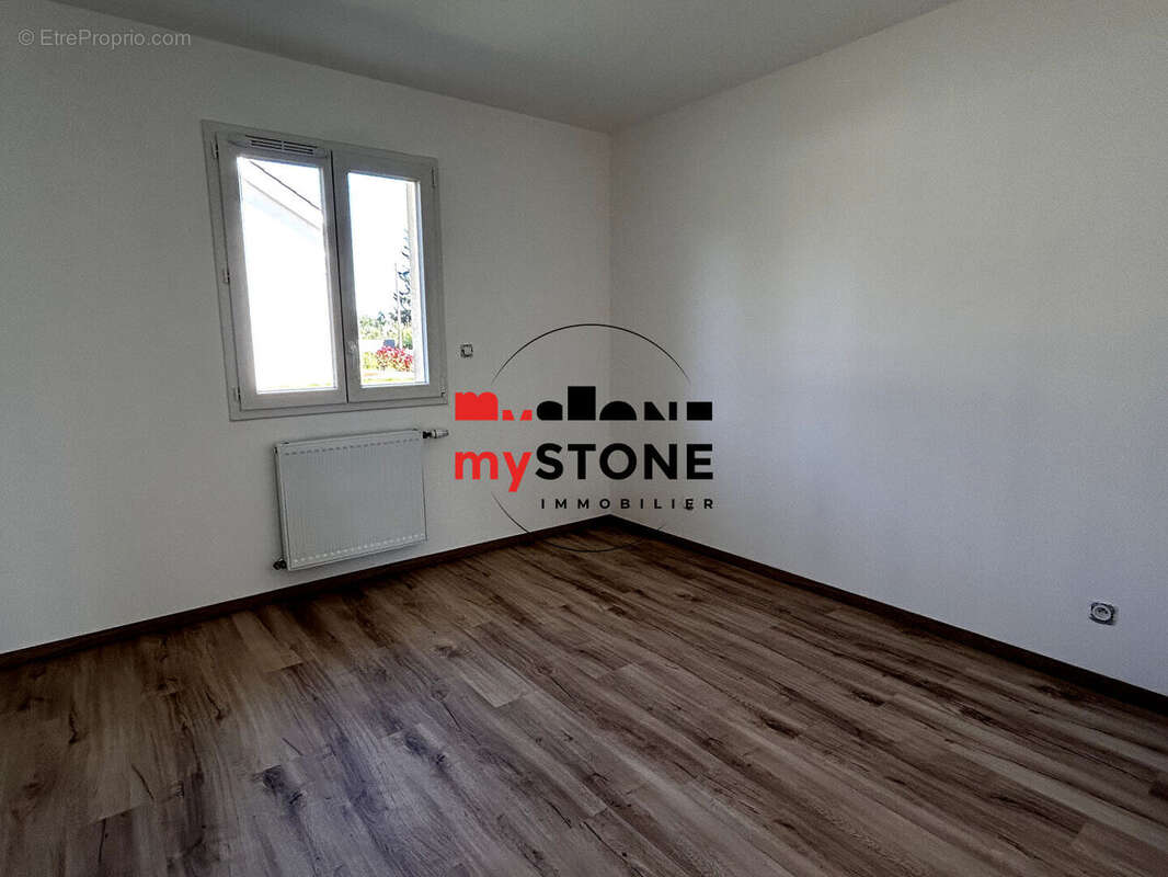 Maison à VARENNES-LES-MACON