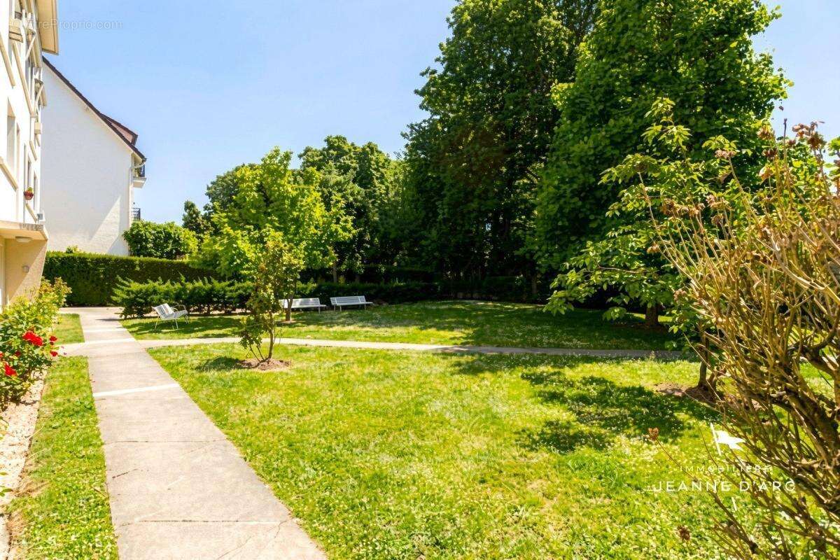 VERSAILLES – Entre Saint-Jean Hulst et la gare Rive Droite - Appartement traversant – 110 m² – 5 pièces – 4 chambres - photo 10