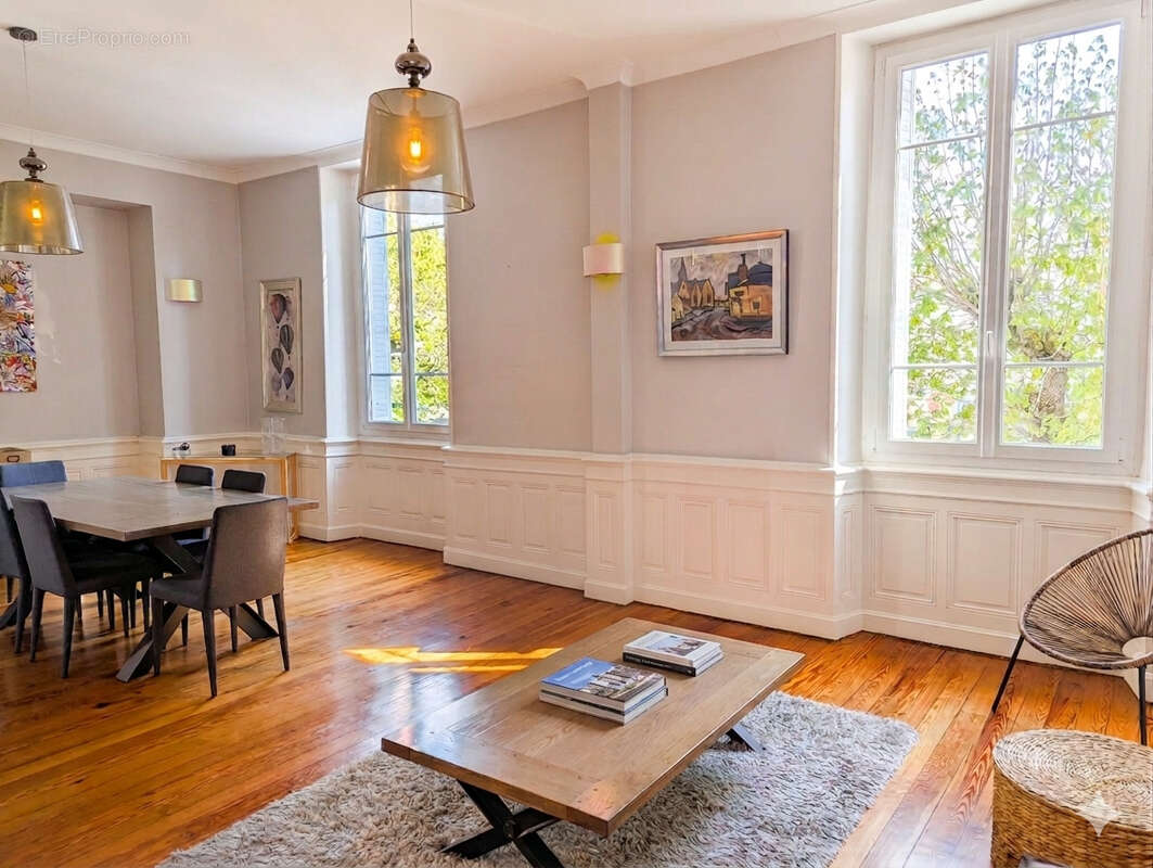 Appartement à AIX-LES-BAINS