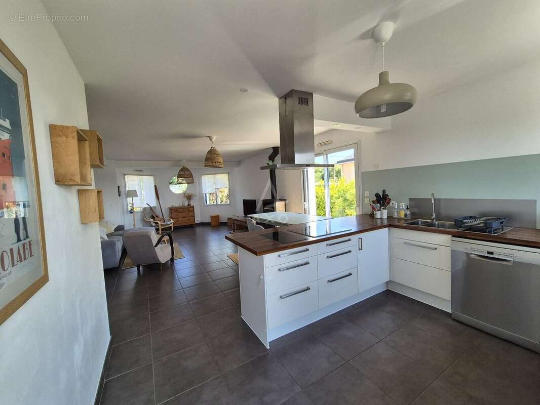 Le charme contemporain sur un écrin paysager de 1 030 m² - photo 6