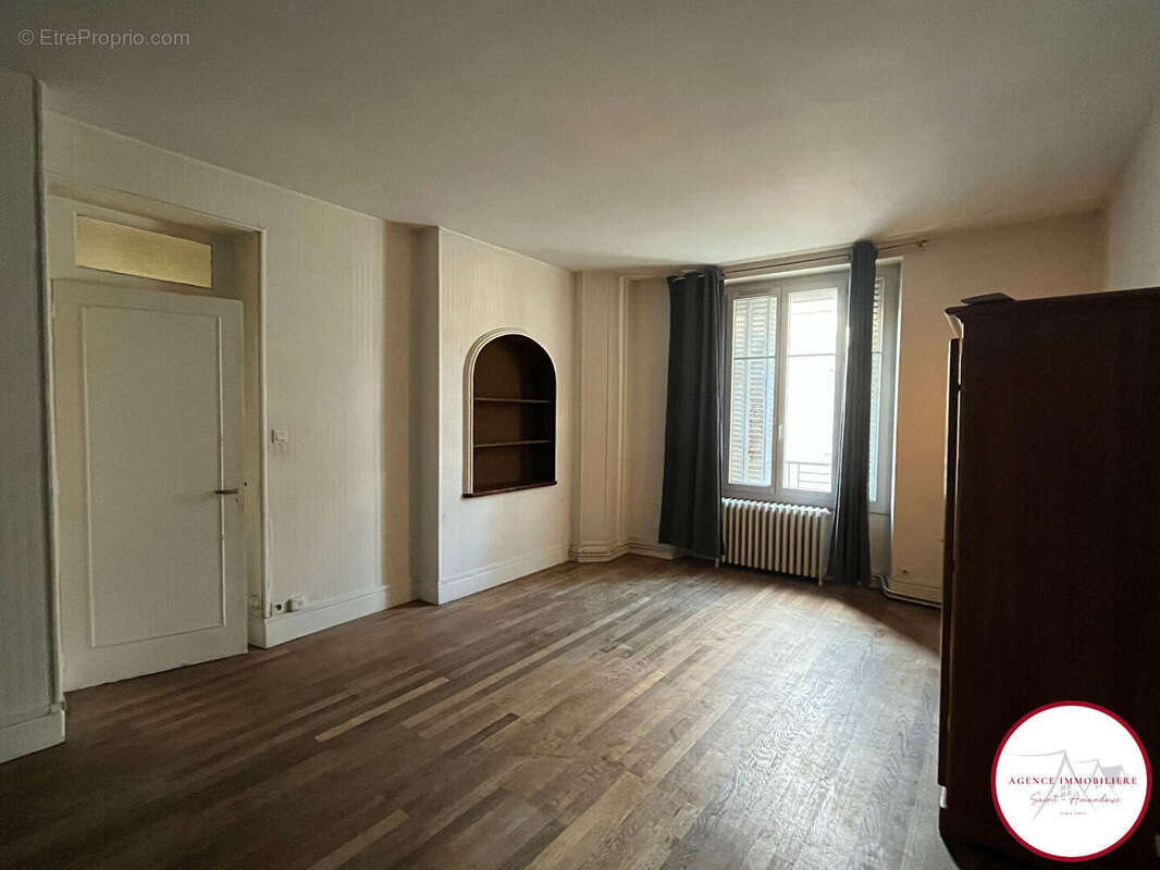 Appartement à SAINT-AMAND-MONTROND