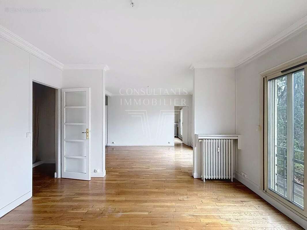 Appartement à NEUILLY-SUR-SEINE