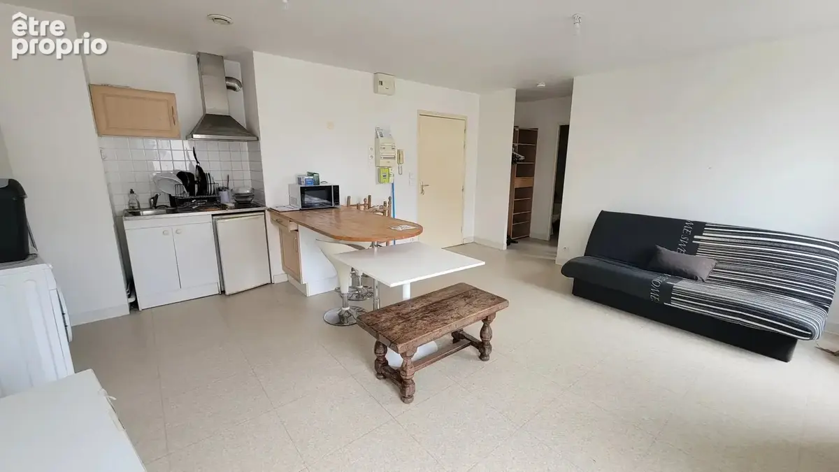 Idéal investissement locatif - Ensemble de deux studios et un appartement meublés avec trois caves dans immeuble en copropriété - photo 3