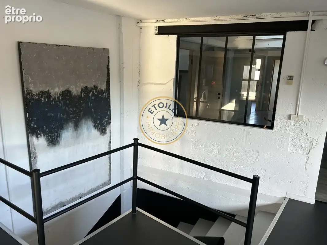 LOFT avec grande terrasse et double garage. - photo 10