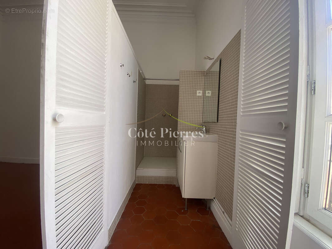 Bel appartement ancien Type 5 idéalement situé - photo 4
