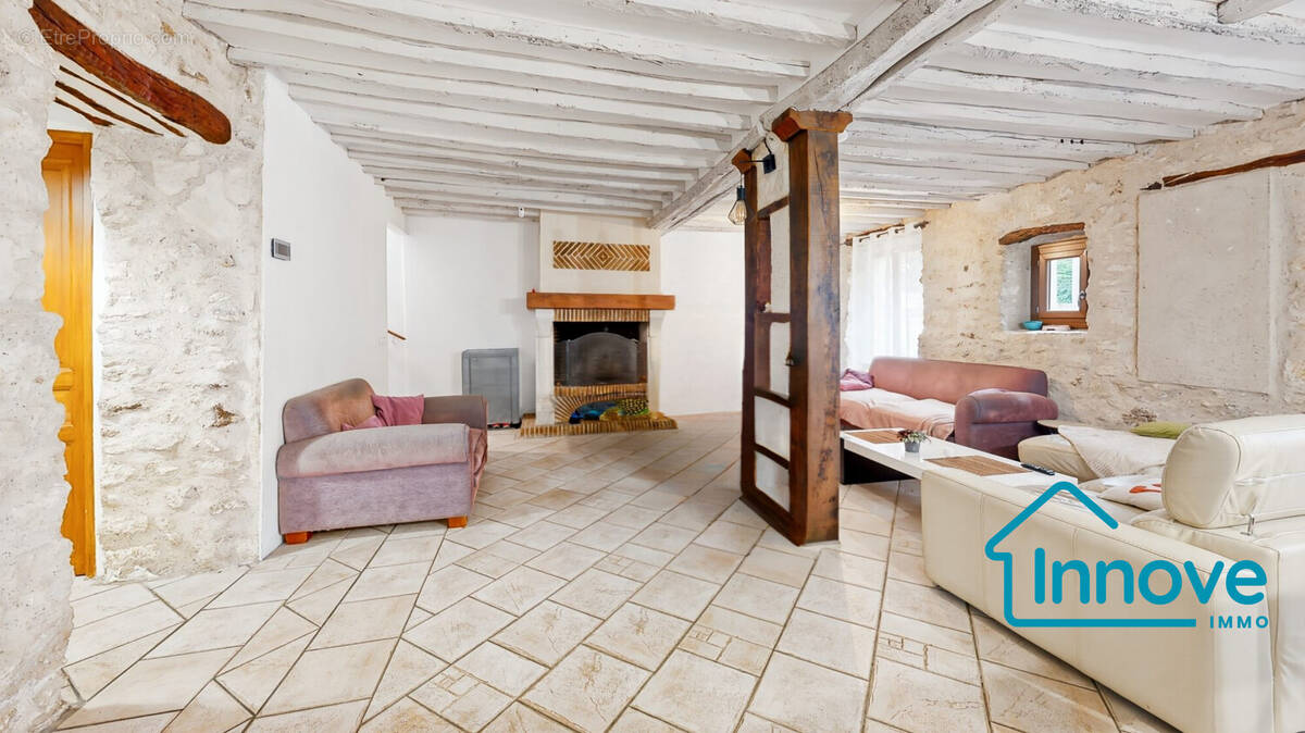 Maison à FONTENAY-MAUVOISIN