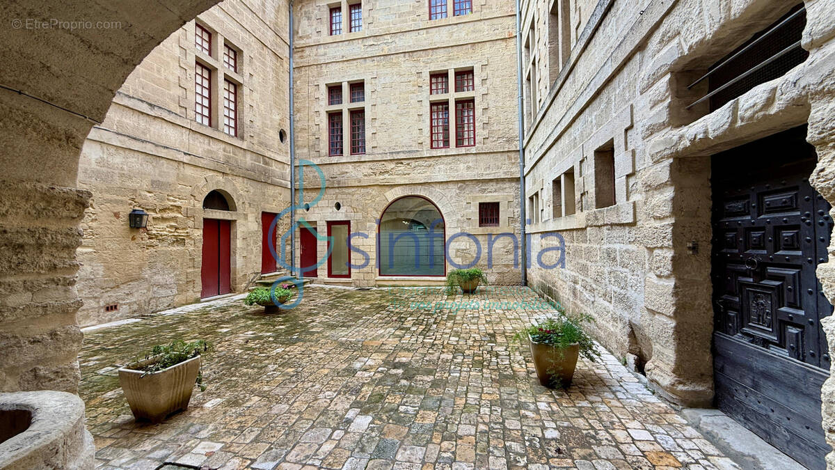 Appartement à UZES