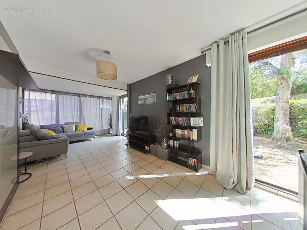 Appartement à FONTENAY-LE-FLEURY