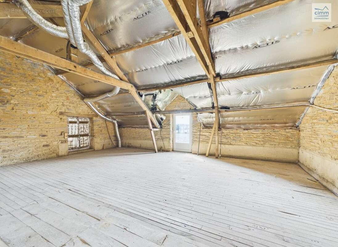 Maison à LES BRULAIS