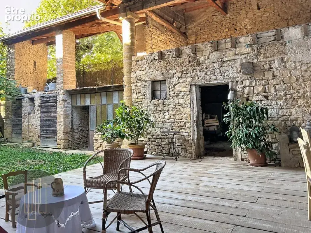 Poleymieux-au-Mont-d'Or – Propriété de caractère sur 1 049 m² terrain - photo 22