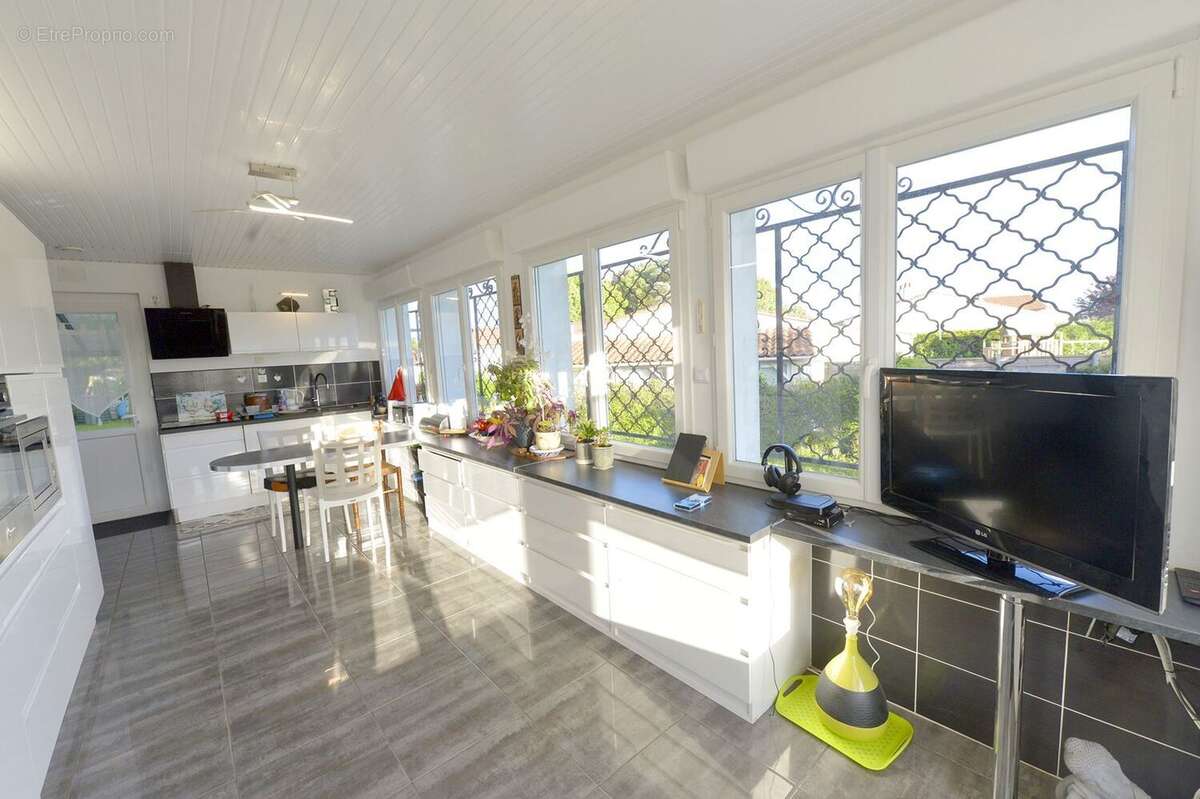 Maison 80 m² à Semussac  - photo 3