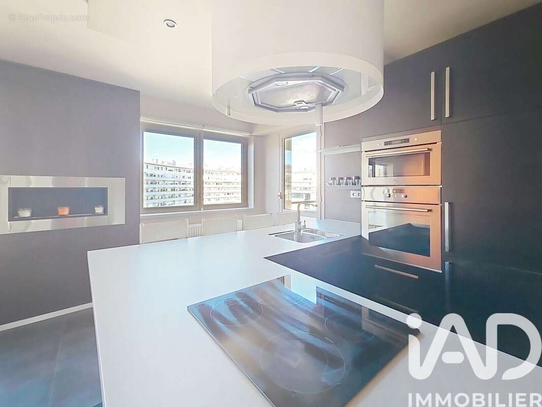 Photo 8 - Appartement à SURESNES