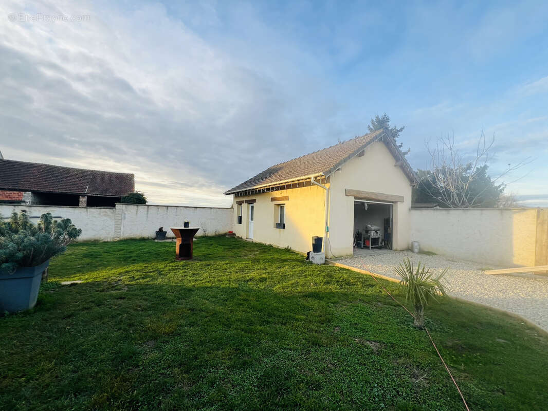 Maison à AUNAY-SOUS-AUNEAU