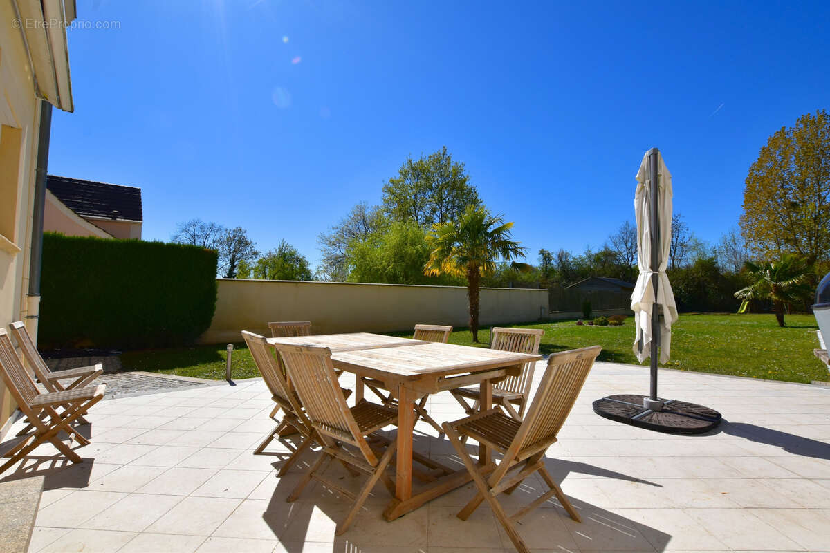 Maison à LES ESSARTS-LE-ROI